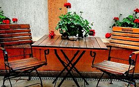 Bucur 9